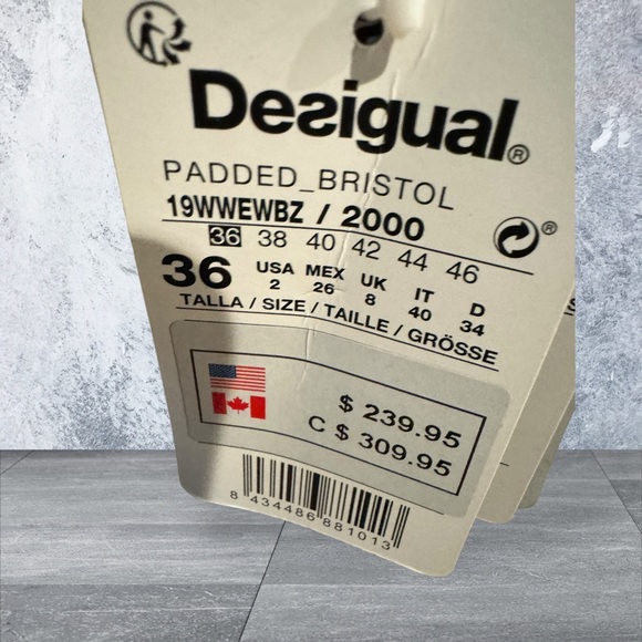 Desigual Bristol black Quilted Jacket with removable Red Collar. NWT - Picture 4 of 4